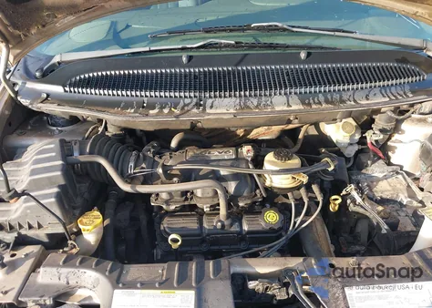 2004 Chrysler Town & Country Touring from USA, damaged, VIN 2C8GP54L04R603357